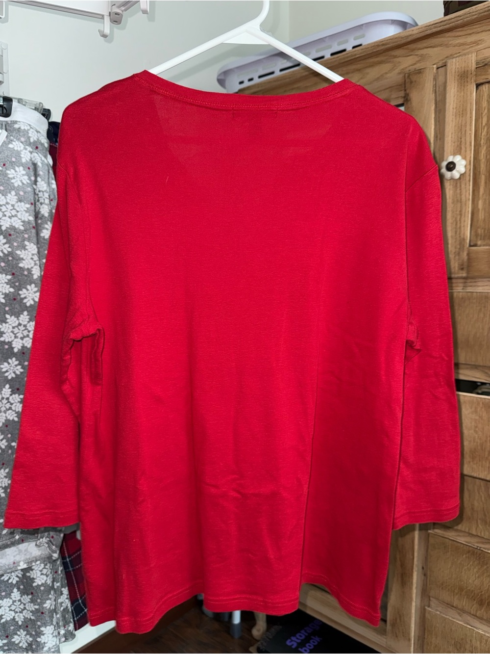Chaps Red Eyelet V-Notch Long Sleeve Top - Picture 3 of 3